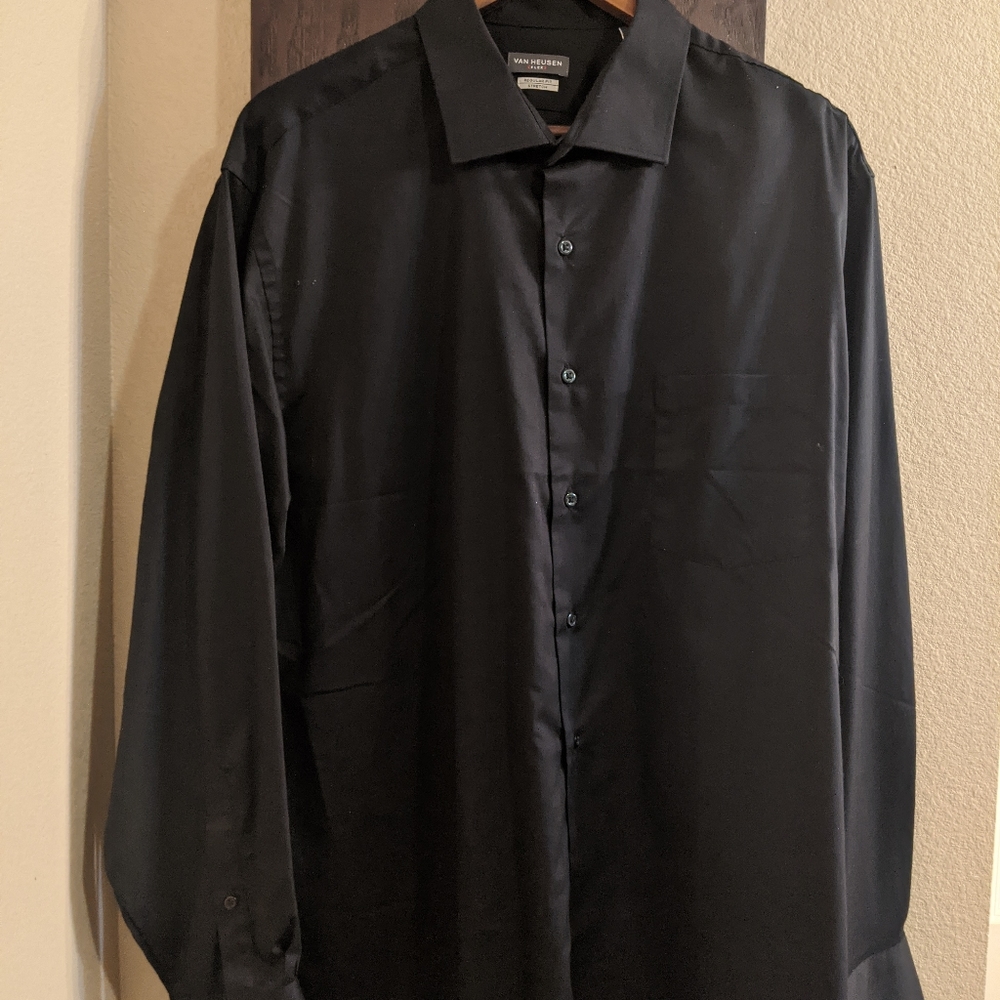 Black Van Heusen button down
